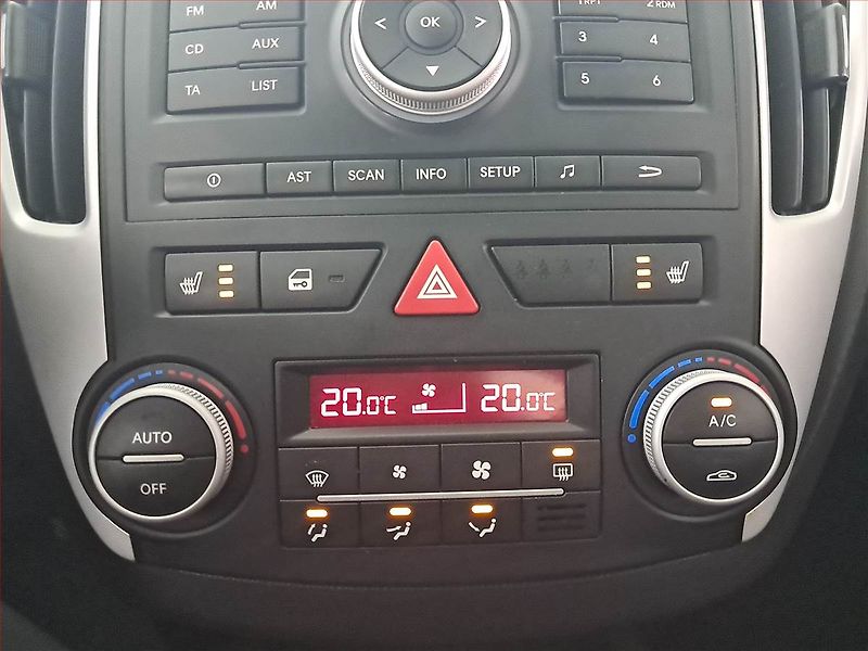 Kia Ceed (2010) 1.6 CRDi, po STK, Tažné - fotka 19 z 19