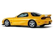 Mazda RX-7 generace FD je krásným kupé, které vyjelo z továrny vždy se zadním stěračem.