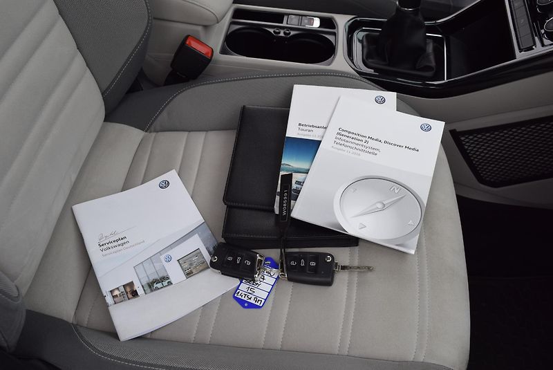 Volkswagen Touran (2017) 1.4TSI 110kw HIGHLINE 7M TAŽNÉ - fotka 50 z 50