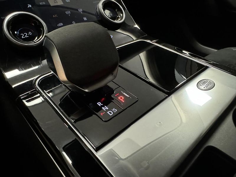 Land Rover Range Rover Velar (2022) P400e Plug in Hybrid 4x4 - fotka 53 z 67