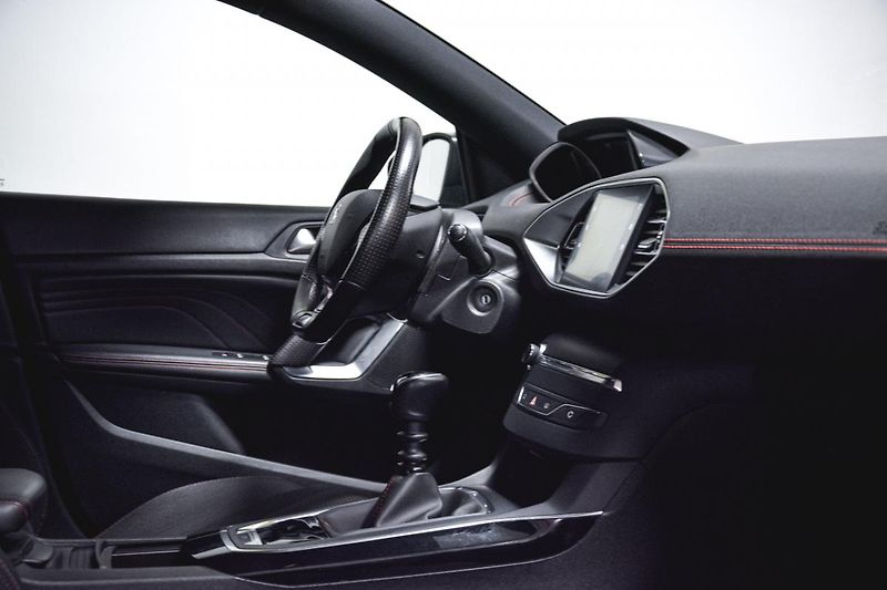 Peugeot 308 (2020) SW GT Line 1.5 BlueHDi 130 1 M - fotka 19 z 28