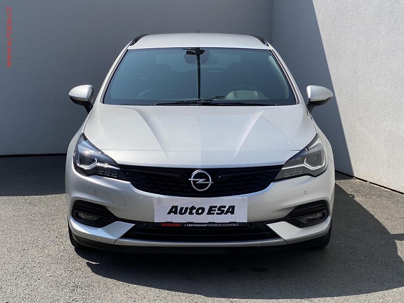 Opel Astra (2021) 1.2 - fotka 2 z 3
