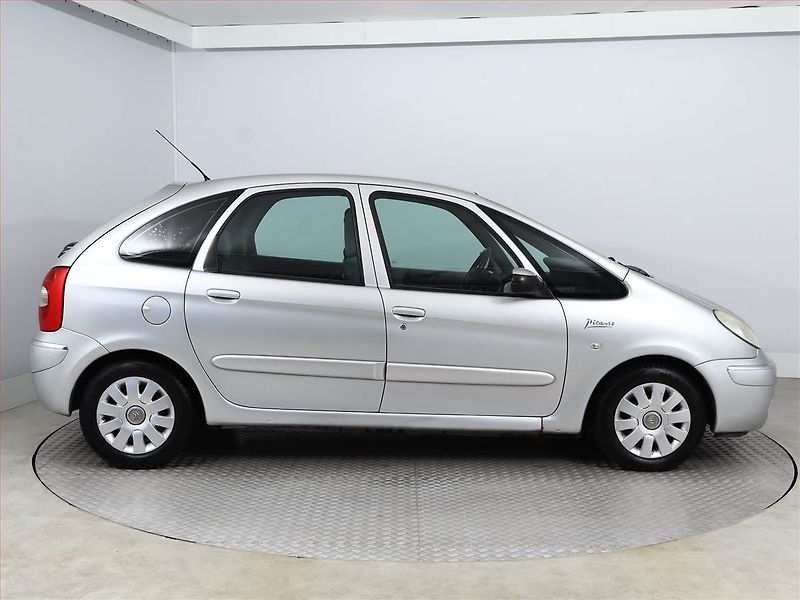 Citroën Xsara Picasso (2008) 1.6 16V, po STK, Klima - fotka 6 z 13