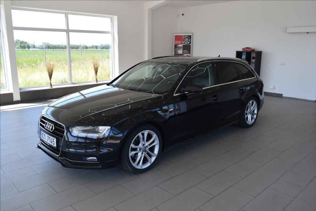 Audi A4 Avant 2,0 TDi,NAVI,Bi-xenony+L