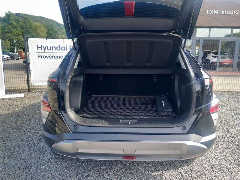 Hyundai Kona 1,6 T-GDI SMART DCT 4x4 TECHN. - fotka 22 z 23