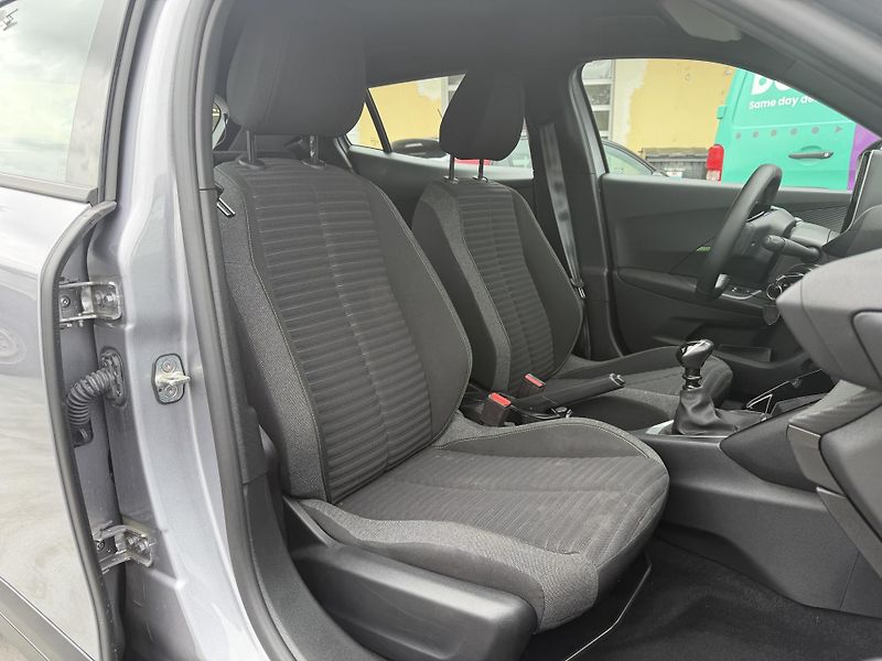 Peugeot 2008 (2025) ACTIVE PureTech 100k MAN6 - fotka 30 z 32