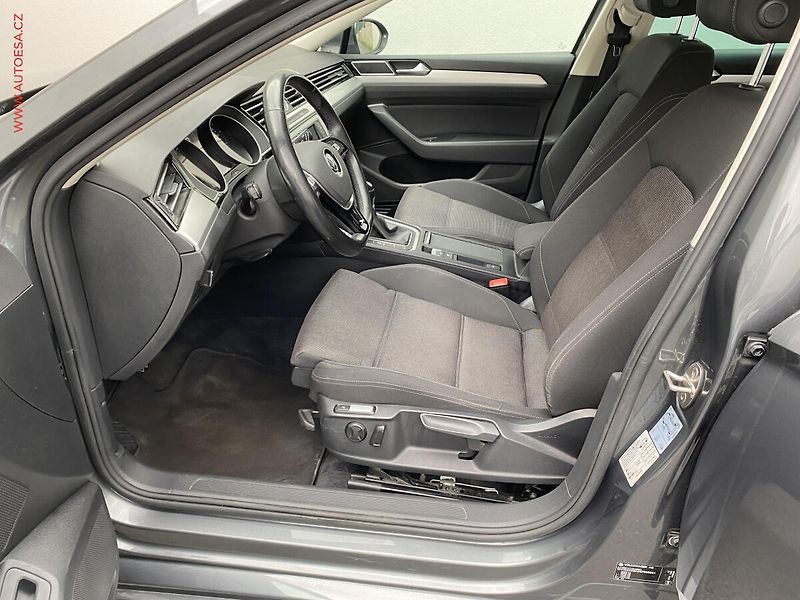 Volkswagen Passat (2015) 1.6 TDi, Comfortline, TZ - fotka 9 z 17
