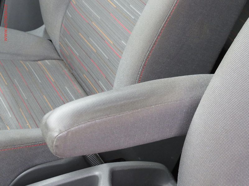 Ford C-MAX (2009) 1.8i, 1.maj, autoAC - fotka 19 z 22