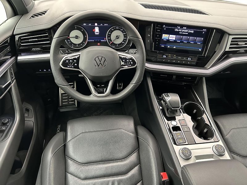Volkswagen Touareg 3.0 TDi 4x4 R-Line - fotka 5 z 29