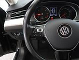 Volkswagen Passat (2015) 2.0 TDI, Navi, Tempomat - náhled 18