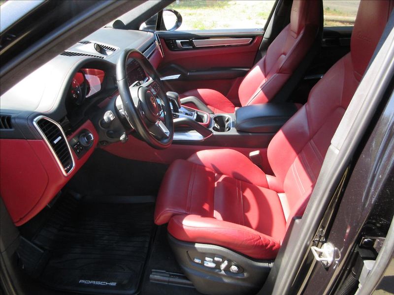 Porsche Cayenne 4,0 Turbo, Coupe, Chrono Matri - fotka 11 z 46