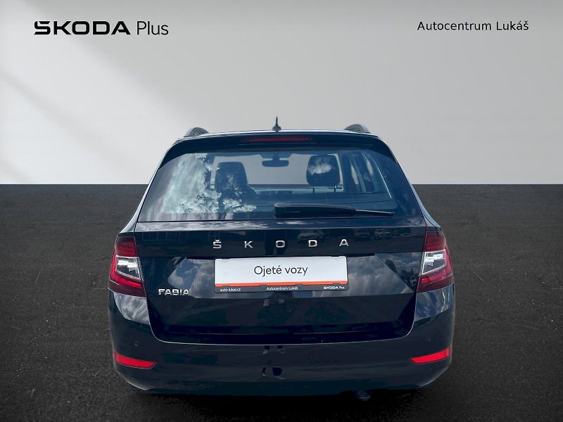 Škoda Fabia (2022) Ambition Plus 1.0 TSI DSG Navi - fotka 10 z 33