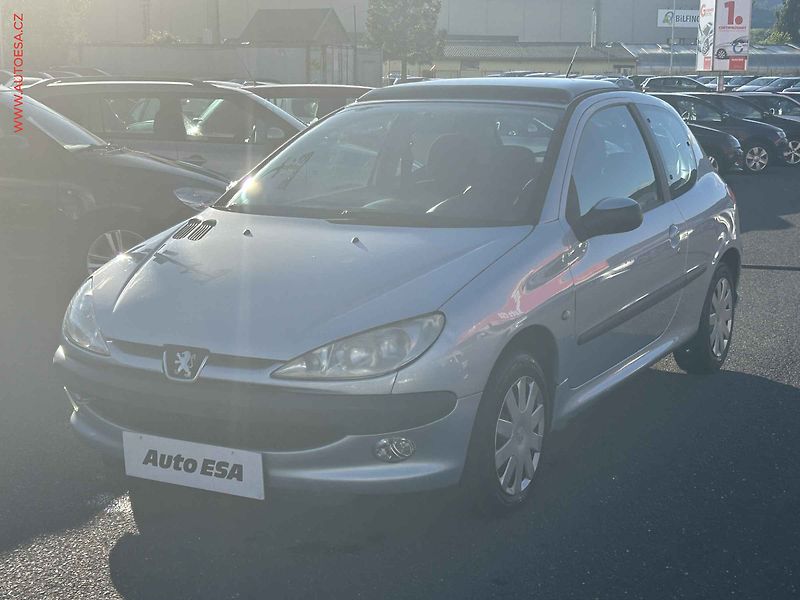 Peugeot 206 (2004) 1.1i, panorama - fotka 3 z 13
