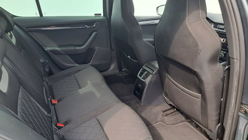 Škoda Octavia (2018) RS 2,0 TDI 135 kW - fotka 16 z 22