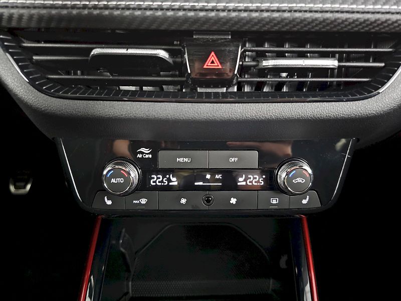 Škoda Fabia (2024) 1.0TSI 85kW Monte Carlo PANORA - fotka 21 z 30