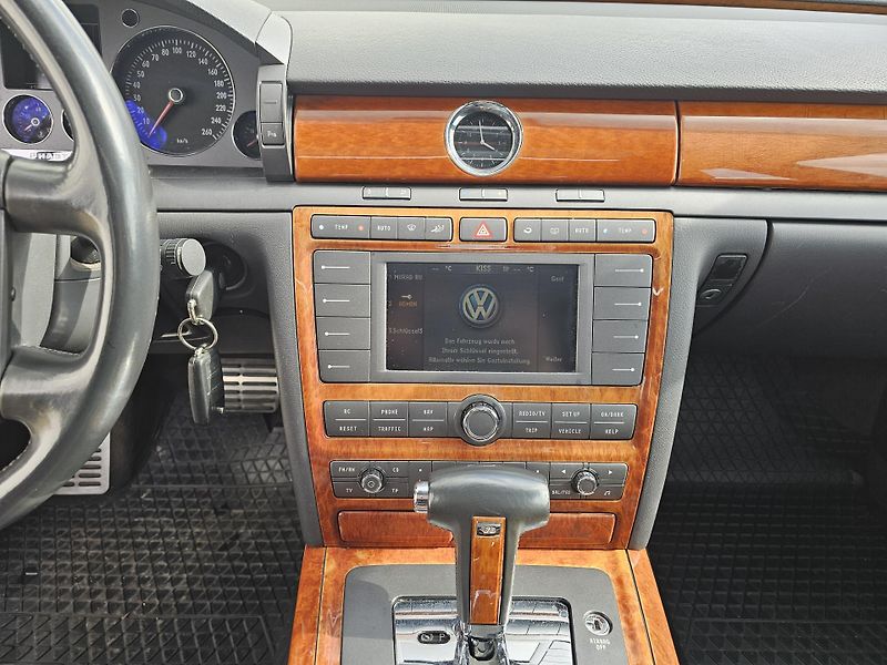 Volkswagen Phaeton (2007) 3.0TDI, 4x4, MĚCHY, ŠíBR - fotka 12 z 16