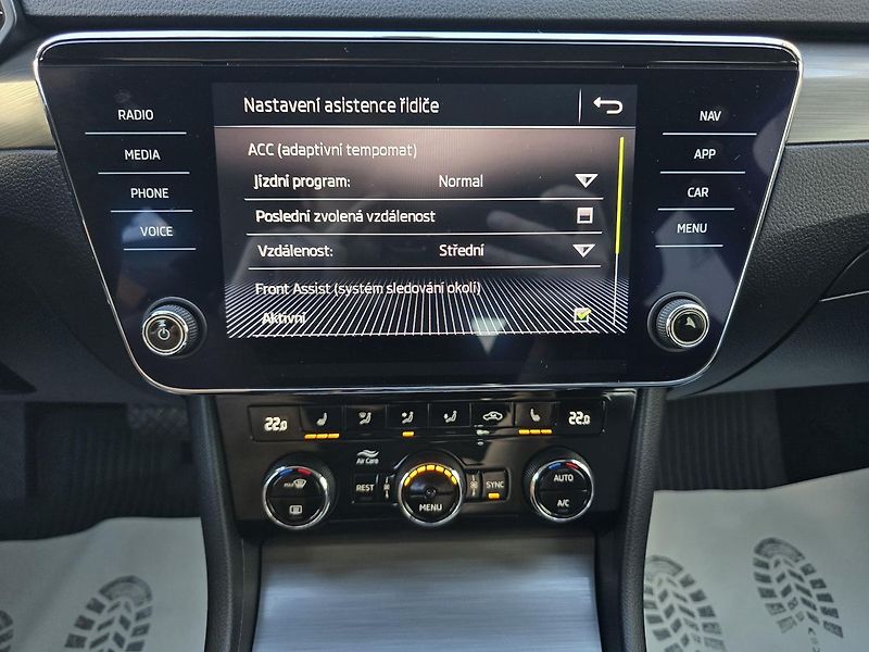Škoda Superb 200kW 4x4 DSG STYLE DPH - fotka 16 z 45