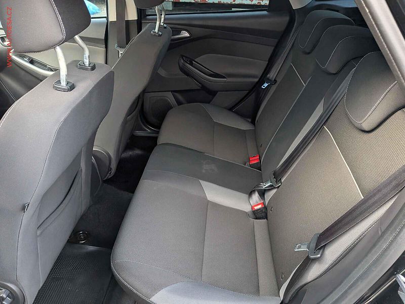 Ford Focus (2012) 1.6TDCi, AC, tempo, park.sist - fotka 10 z 16