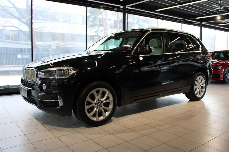 BMW X5 xDrive40d NezTop/HUD/Pano/AdLE - fotka 3 z 32
