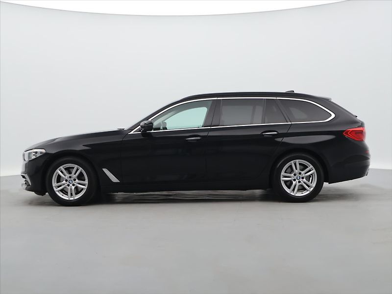BMW Řada 5 2,0 520d Aut 140kW Luxury Line - fotka 4 z 32