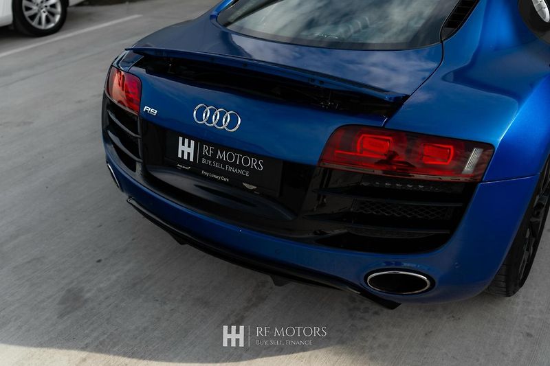 Audi R8 (2010) R8 5.2 V10 quattro 386kW - fotka 11 z 46
