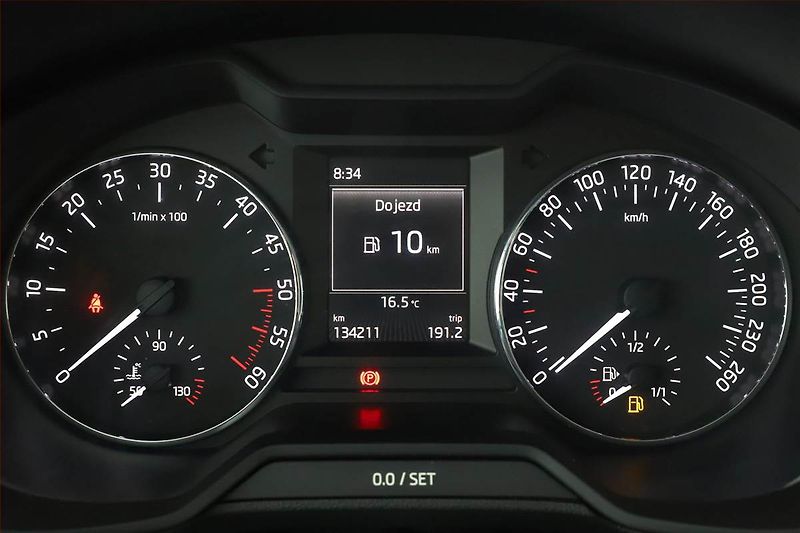 Škoda Octavia (2014) 2.0 TDI, Bi-Xenony, Tempomat - fotka 8 z 13