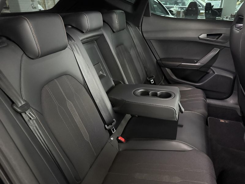 Cupra Formentor (2023) 2,5TSIF VZ5 DSG 4x4  - fotka 24 z 37