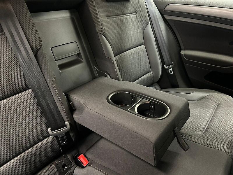 Volkswagen Golf (2019) 1.5 TGI Comfort MAN 2019 | Zár - fotka 27 z 62