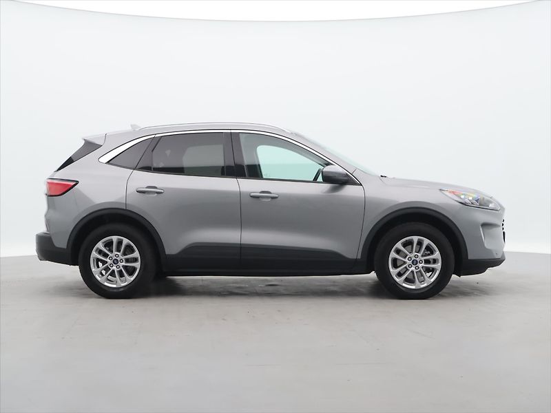 Ford Kuga 2,5 Hybrid 140kW AWD Titanium - fotka 8 z 28
