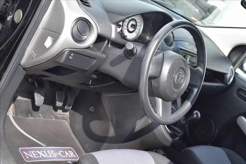 Mazda 2 1,4 i 55KW KLIMA - fotka 18 z 35
