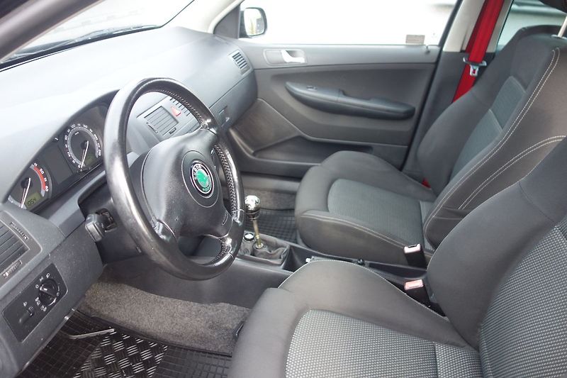 Škoda Fabia 1,4TDi SPORTLINE  2.MAJ.! - fotka 14 z 25