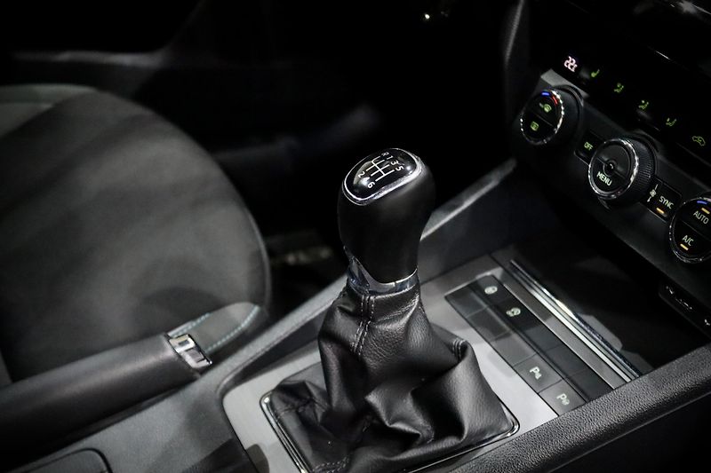 Škoda Octavia 3 Combi 1.4 TSI 110 kW - fotka 21 z 32