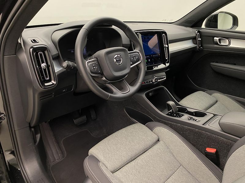 Volvo XC40 B3 CORE AUT CZ 1.maj. - fotka 4 z 51