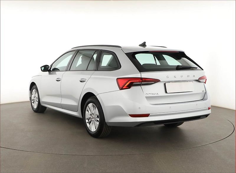 Škoda Octavia (2022) Ambition 2.0 TDI, ČR,1.maj - fotka 4 z 18