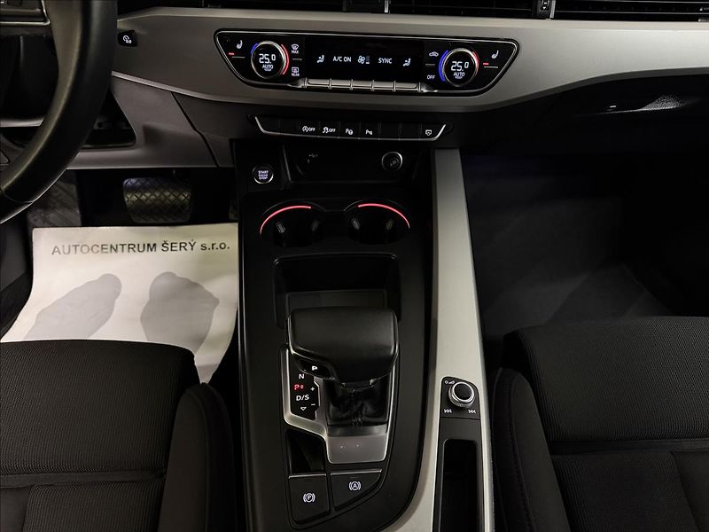 Audi A4 35TDI MHEV S-LINE MATRIX LED - fotka 31 z 46