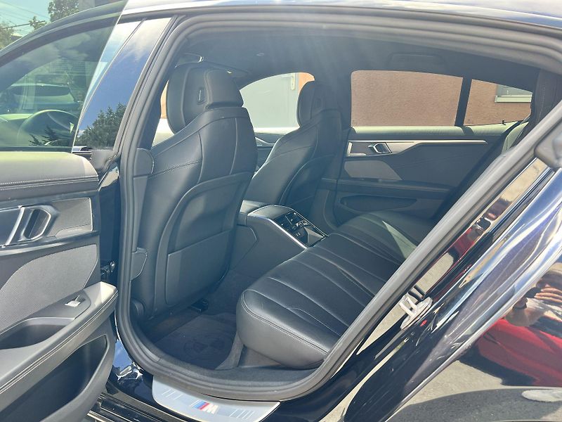 BMW Řada 8 840d xDrive GC M-Sport Laser - fotka 19 z 42