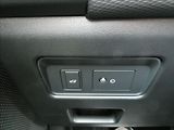 Land Rover Discovery 3,0 D250 R-Dynamic SE 1Maj DPH - náhled 22