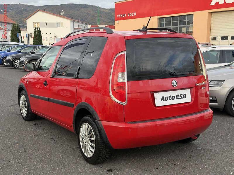 Škoda Roomster (2011) 1.6 TDi, ČR, Attractive - fotka 6 z 18