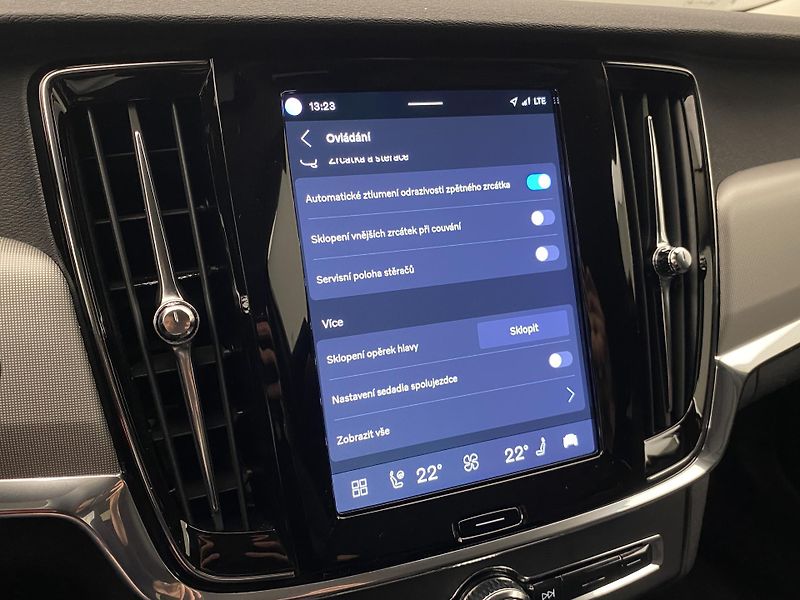 Volvo V90 T6 AWD RECHARGE DARK PLUS - fotka 49 z 58