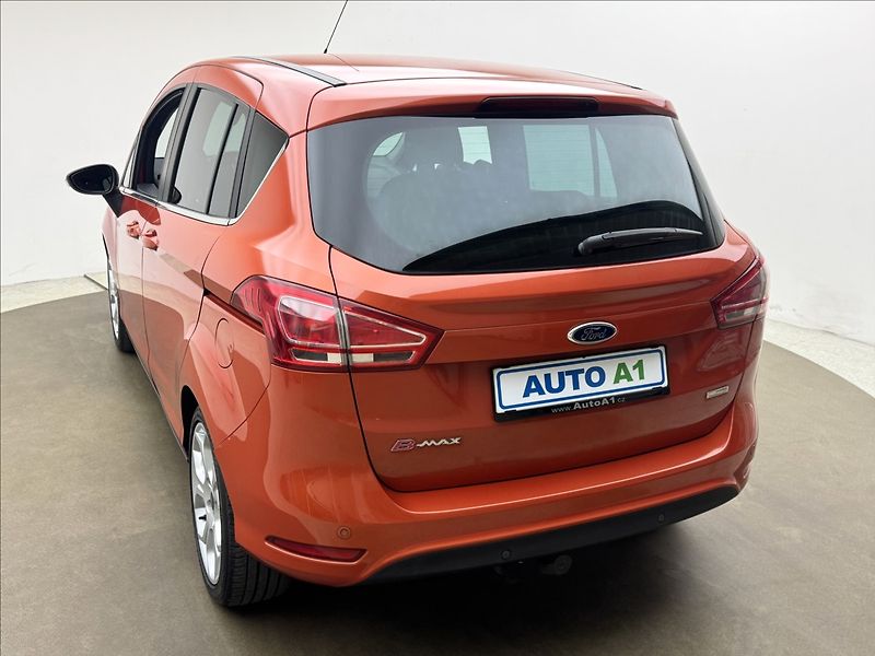 Ford B-MAX 1,6 NAVI KLIMA SENZORY TAŽNÉ - fotka 6 z 36