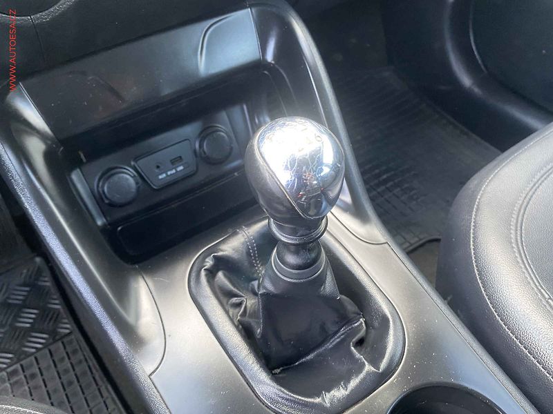 Hyundai ix35 (2011) 1.6 GDI, ČR, servis.kniha, AC - fotka 16 z 16