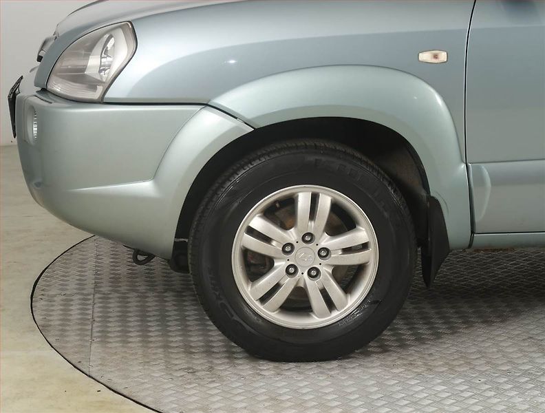 Hyundai Tucson (2009) 2.0 i, 4X4 - fotka 14 z 20