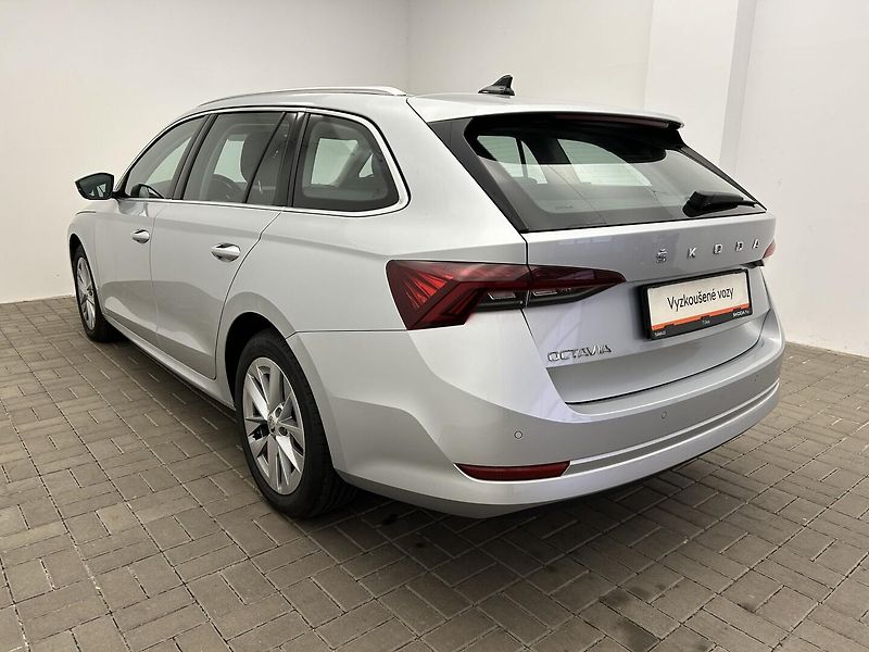 Škoda Octavia 2.0 TDI Style - fotka 26 z 27