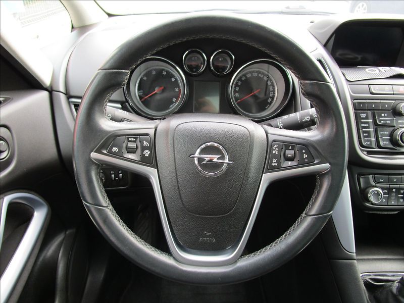 Opel Zafira Tourer 1.6CDTi aut. Klima, pan - fotka 8 z 42