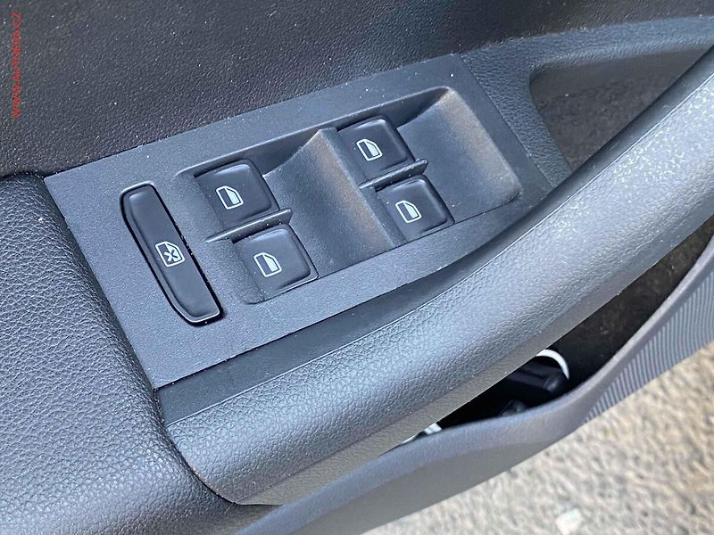 Škoda Octavia (2013) 1.4 TSi, Ambition, AC, park - fotka 11 z 17