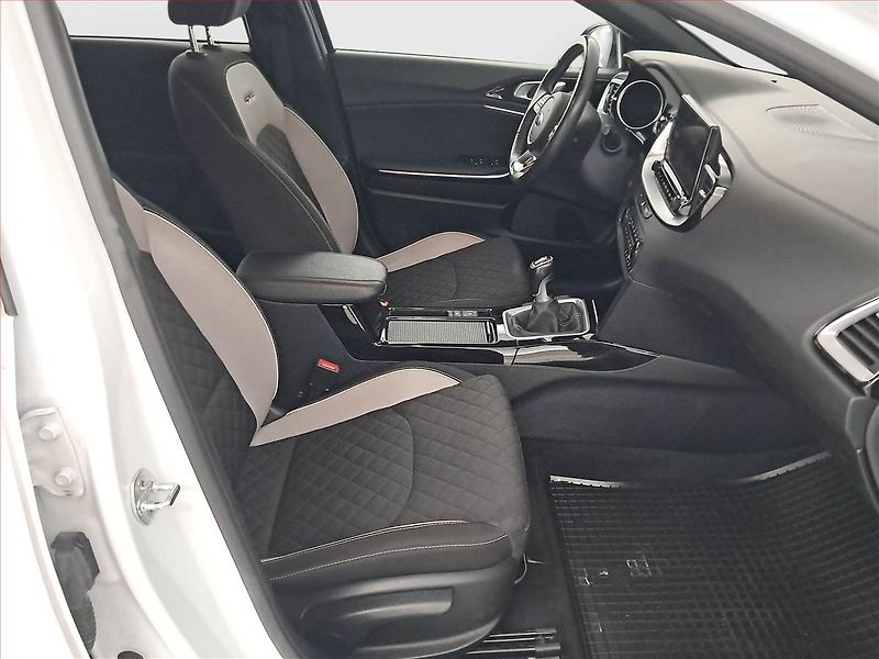 Kia Ceed (2020) GT Line 1.4 T-GDI, Navi - fotka 9 z 17