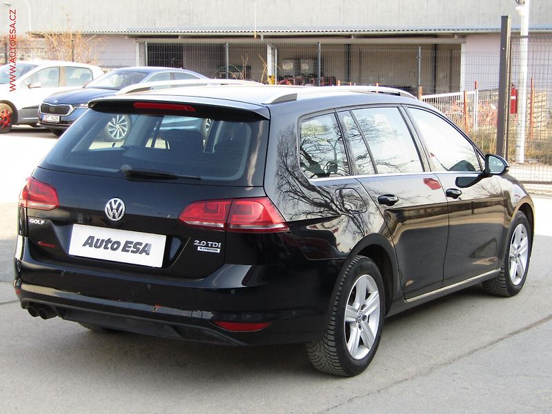 Volkswagen Golf (2016) 2.0TDi, ČR, Highline, DSG - fotka 4 z 16