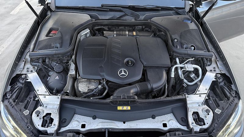 Mercedes-Benz Třídy E (2017) 220 d Kombi W213, serviska - fotka 17 z 18
