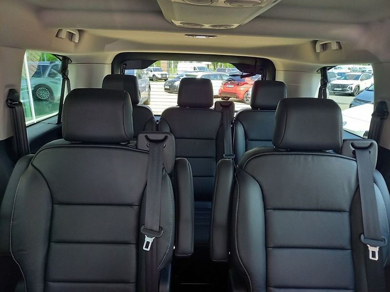 Toyota ProAce Verso 2,2 L1 2,0D AT8 7S VIP - fotka 10 z 14