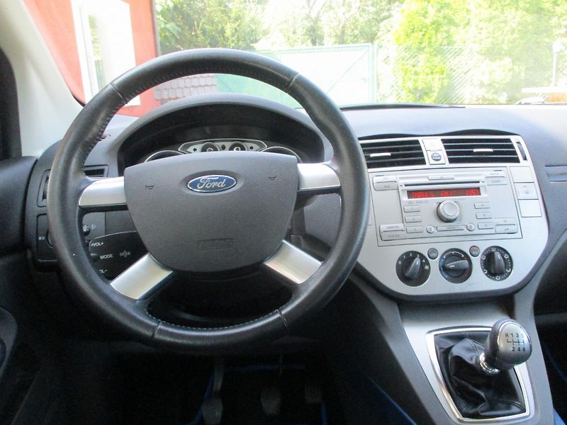 Ford Kuga 2.0 TDCi 4x4 +sada kol - fotka 16 z 30